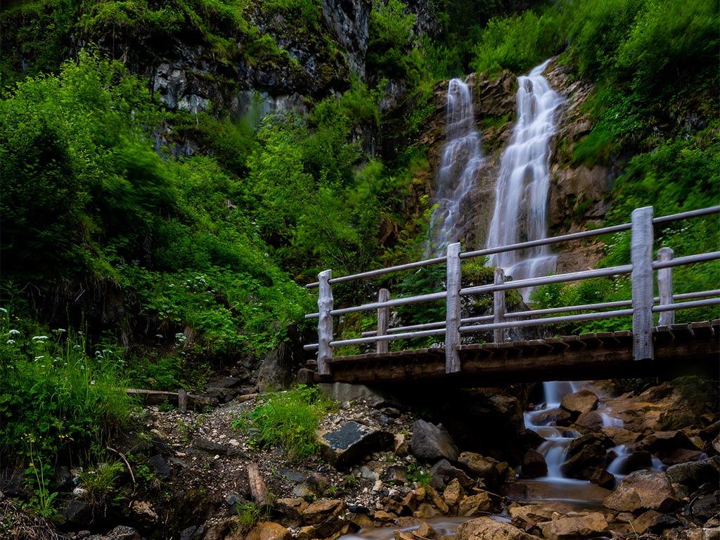 Wasserfall in  den Dolomiten